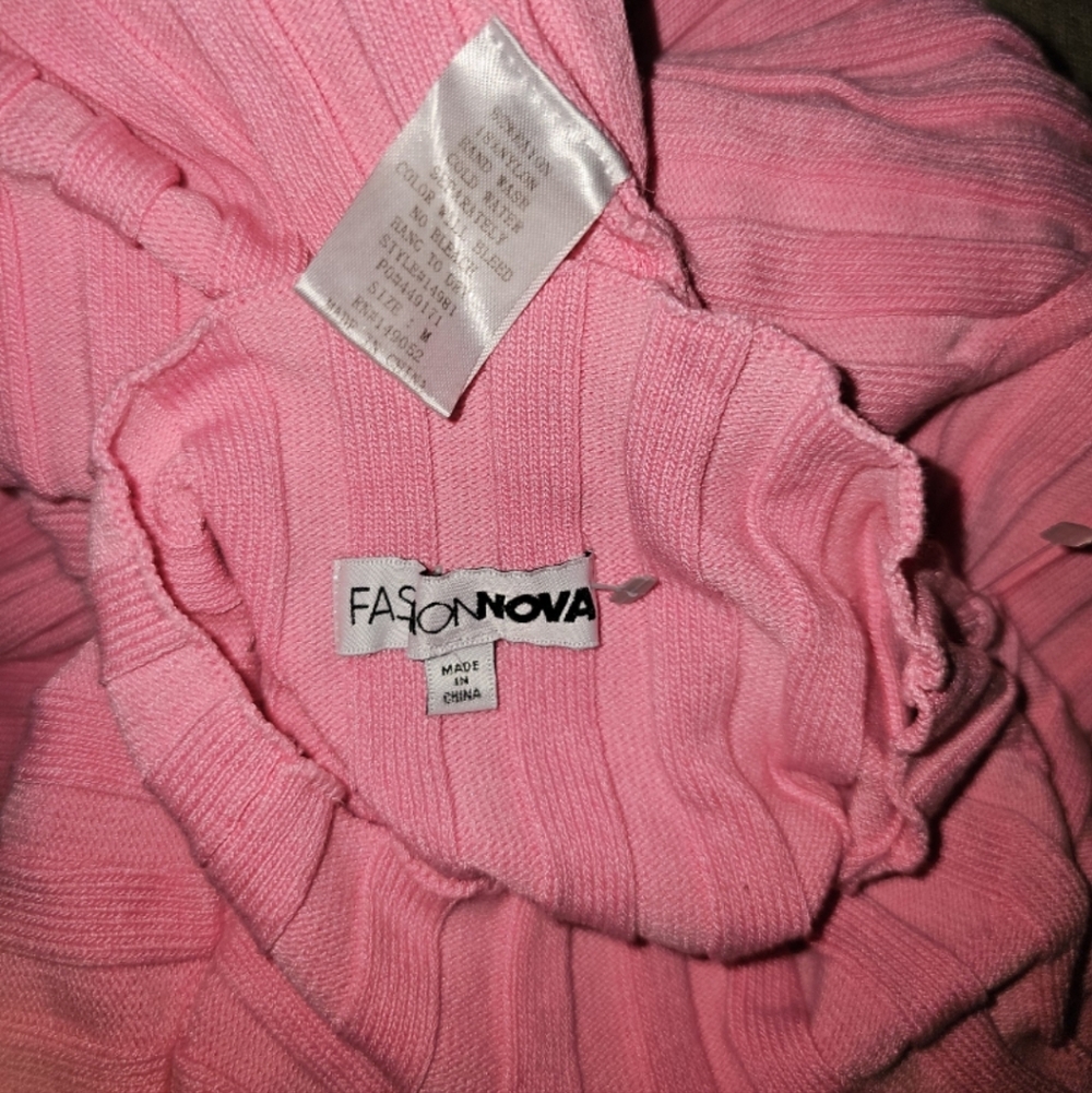 Fashion Nova Vibrant Pink Ribbed Bodysuit - Picture 3 of 3